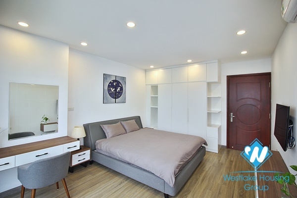 A modern 2 bedroom apartment with big balcony and lake view in Xuan dieu, Tay ho