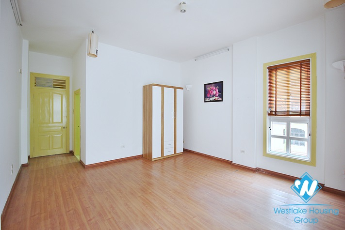 Spacious 6 bedrooms house for rent in Tayho 