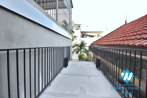 A bright 02 bedrooms apartment with lake view in Tay Ho, Ha Noi for rent