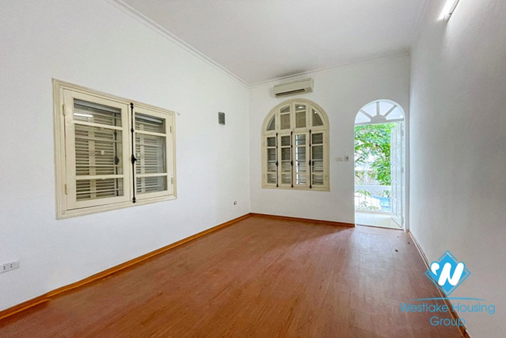 A cheap house for rent in Tay Ho, Ha Noi