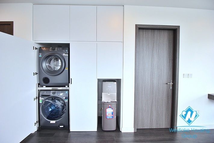 Brand new and lake view 3 beds apartment for rent in Tay Ho area