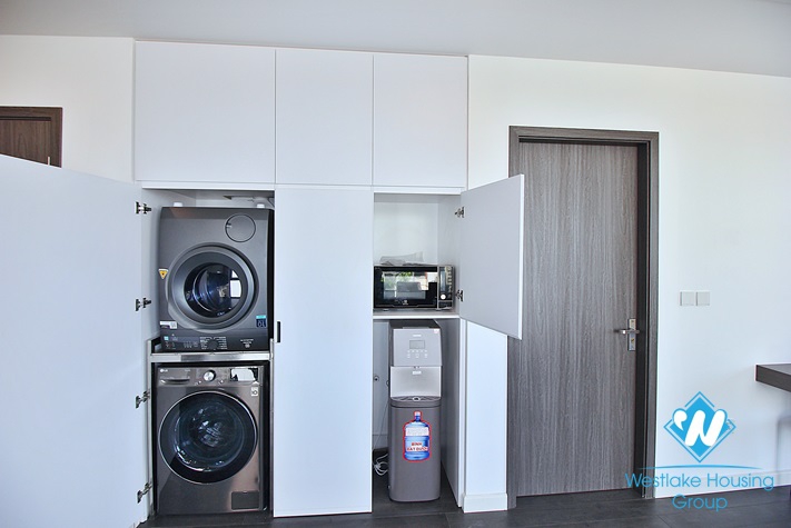 Morden and bright 3 bedrooms apartment for rent in Xuan Dieu, Tay Ho