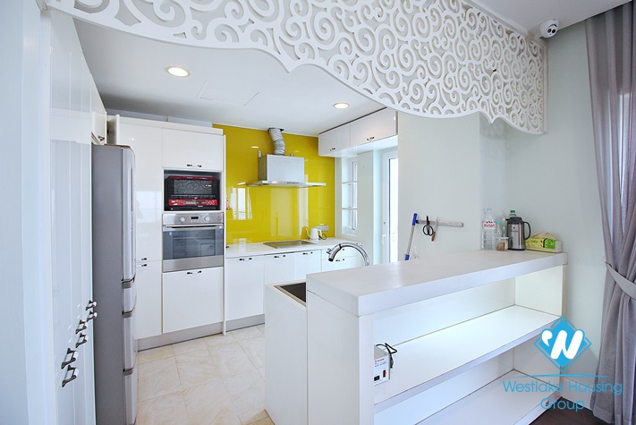 Lake view and high floor 5 beds apartment for rent in Golden Westlake building, Tay Ho