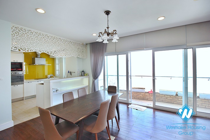 Lake view and high floor 5 beds apartment for rent in Golden Westlake building, Tay Ho
