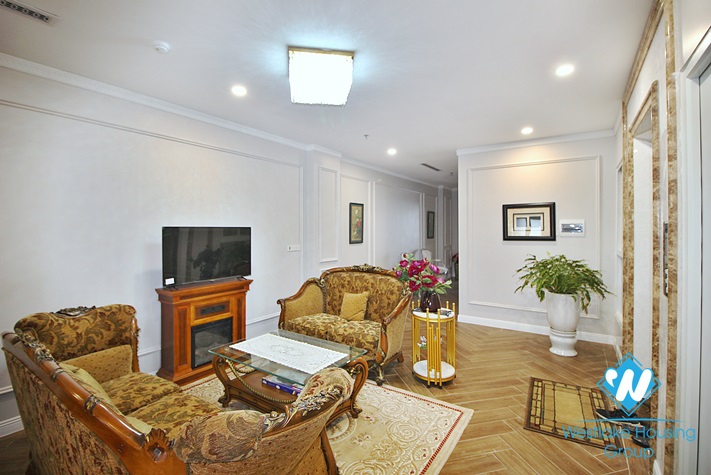 Lake view and luxurious 4 beds apartment for rent in Xuan Dieu st, Tay Ho