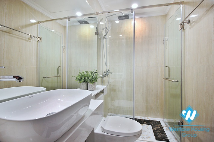 Lake view and luxurious 4 beds apartment for rent in Xuan Dieu st, Tay Ho