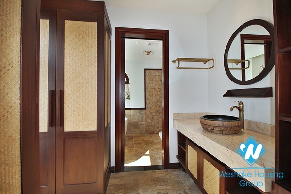 A brand new 3 bedroom apartment with lake view in Tay ho, Hanoi
