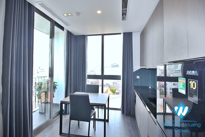High-end and bright one bedroom apartment for rent in Xuan Dieu st, Tay Ho