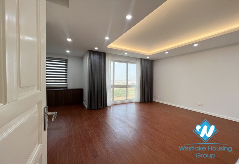 Renovated 3 beds apartment for rent in P building, Ciputra, Tay Ho