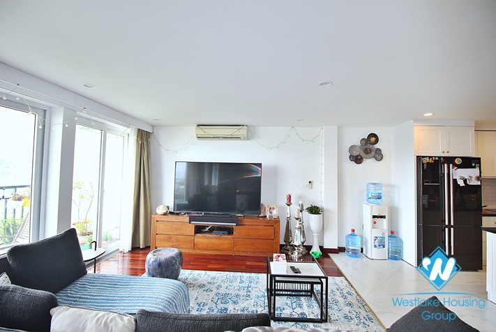 Lake view duplex 4 beds apartment for lease in Quang Khanh st, Tay Ho