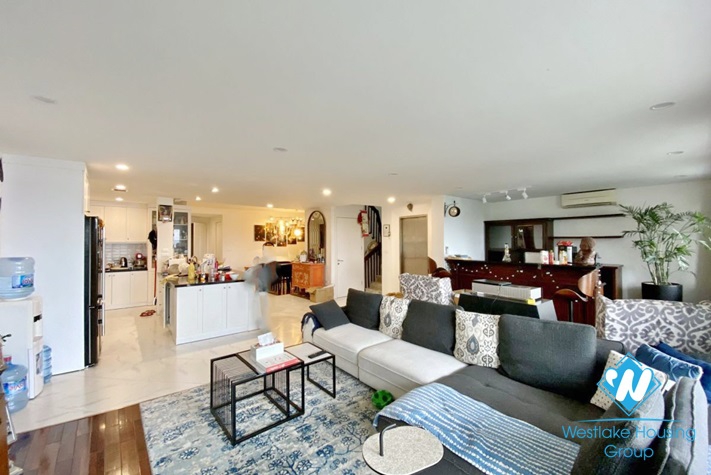 Lake view duplex 4 beds apartment for lease in Quang Khanh st, Tay Ho