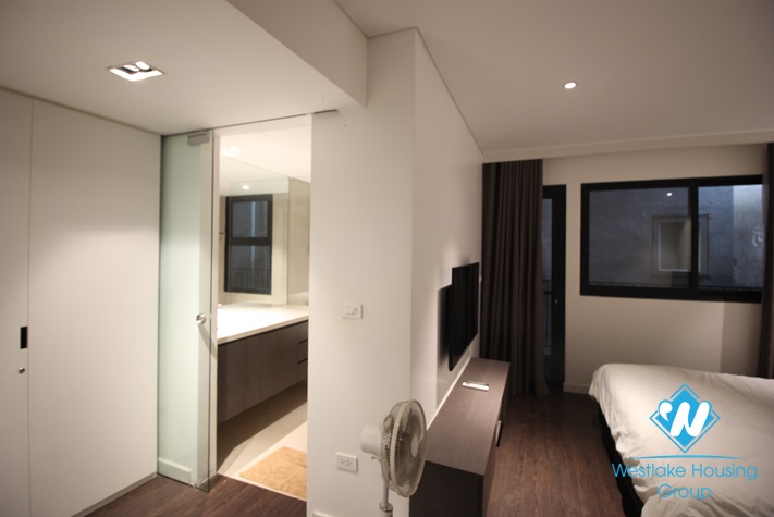 An affordable price and modern 2 bedrooms apartment for rent on Xuan Dieu street, Tay Ho