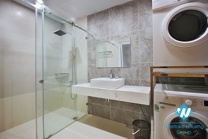 Large 02 bedrooms apartment for rent in Nhat Chieu st, Tay Ho District 