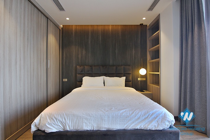 Lake view one bedroom apartment for rent in Nguyen Dinh Thi st, Tay Ho