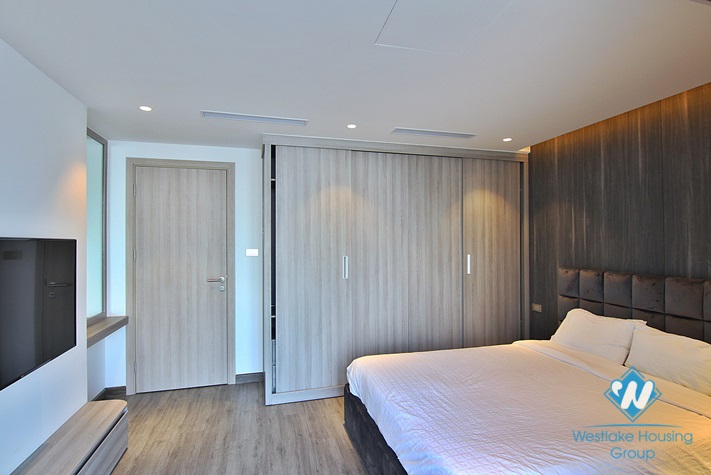 Lake view one bedroom apartment for rent in Nguyen Dinh Thi st, Tay Ho