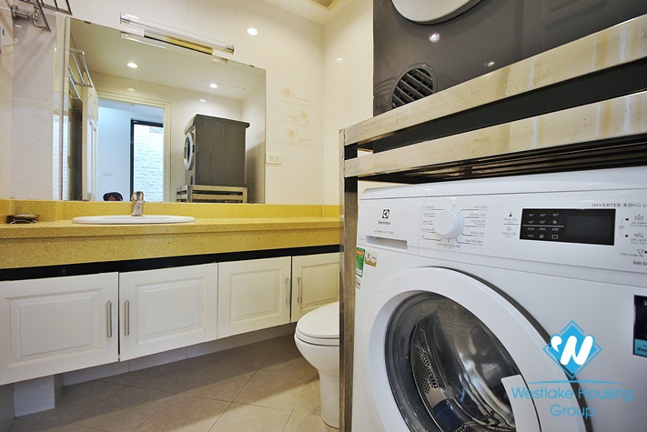 Lake view and spacious 3 beds apartment for lease in Vu Mien st, Tay Ho