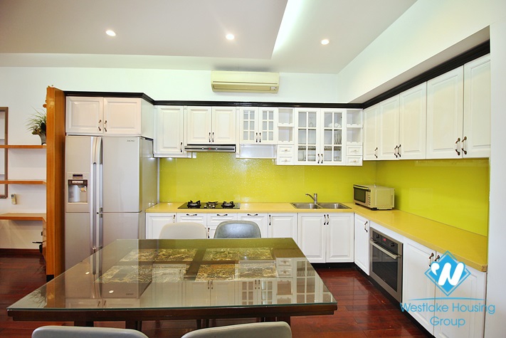 Lake view and spacious 3 beds apartment for lease in Vu Mien st, Tay Ho