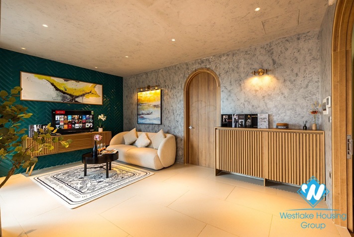 Spacious 2 bedroom aparment with lakeview for rent in Tay Ho area.