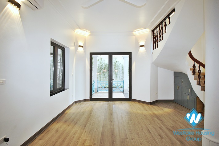 Outdoor pool four bedrooms house for lease in  Au Co st, Tay Ho