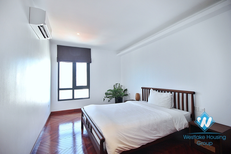 Top floor and lakeview 3beds apartment for rent in Tu Hoa st, Tay Ho
