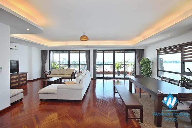 Top floor and lakeview 3beds apartment for rent in Tu Hoa st, Tay Ho
