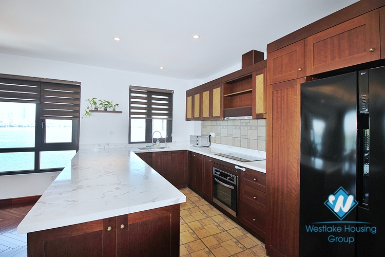 Top floor and lakeview 3beds apartment for rent in Tu Hoa st, Tay Ho