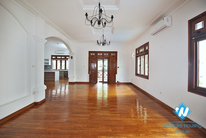 Unfurnished villa to rent in To ngoc van, Tay ho, Ha noi