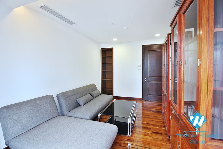 High floor apartment for rent in Xuan Dieu street, Tay Ho, Hanoi