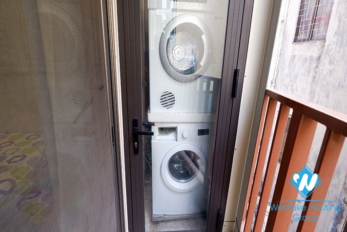 A beautiful 2 bedroom apartment for rent in Lieu Giai st, Ba Dinh district.
