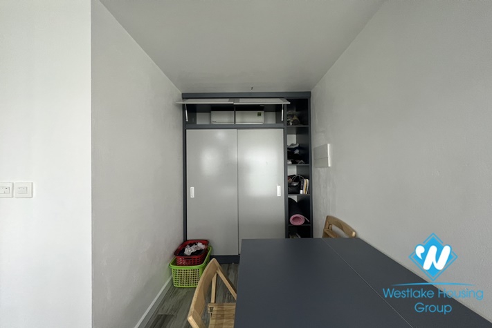 Studio lake view apartment for rent in Vu Mien st, Tay Ho district.
