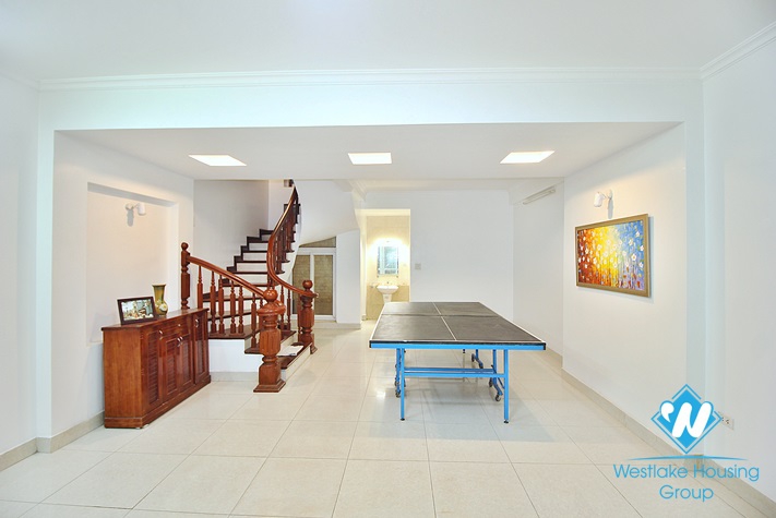 Quiet and bright house for rent in Tay Ho area, Ha Noi
