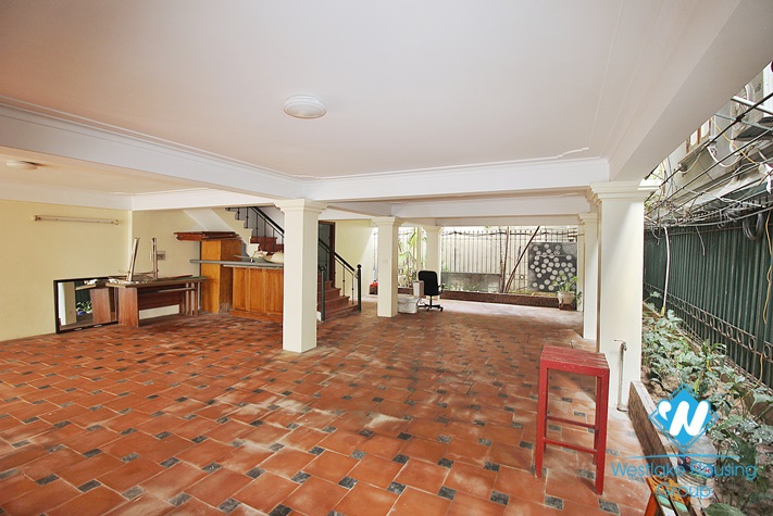 Well finished house to rent in Tay Ho with lots of light and space