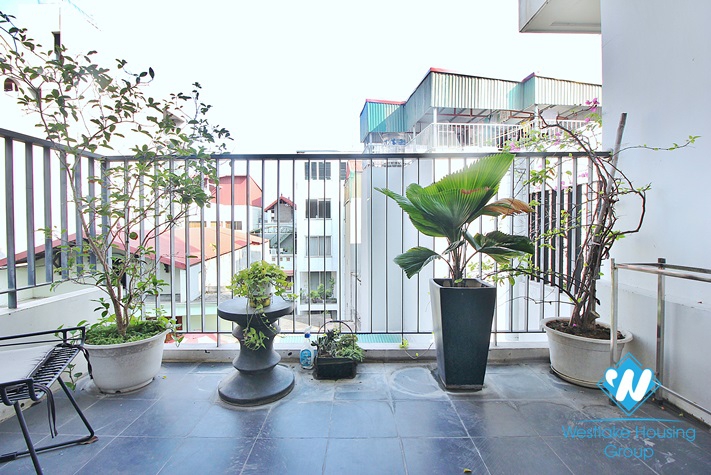 Bright 2beds apartment for rent in Xuan Dieu st, Tay Ho