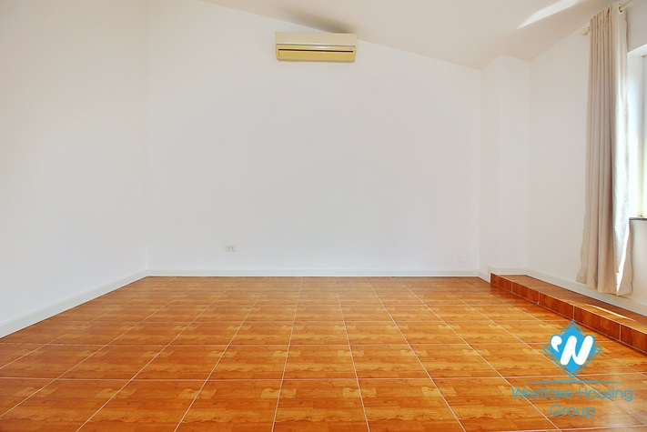 Lake view unfurnished house for rent in Dang Thai Mai, Tay Ho