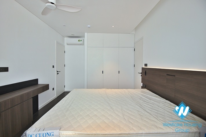 Luxury and lake view 2 bedrooms apartment for rent in Tu Hoa st, Tay Ho