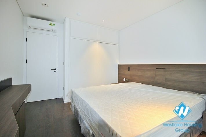 Luxury and lake view 2 bedrooms apartment for rent in Tu Hoa st, Tay Ho