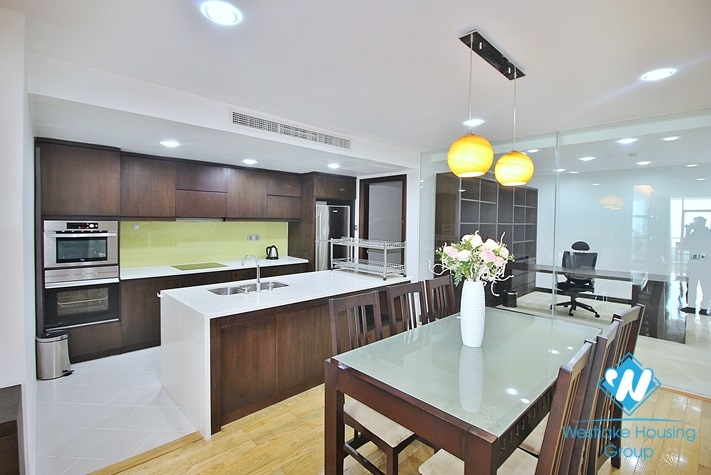 Lake view serviced apartment in Tay Ho District For Rent 