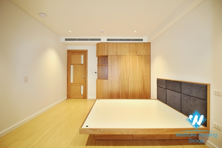 New and quality apartment with big balcony for rent in Au Co st, Tay Ho District 