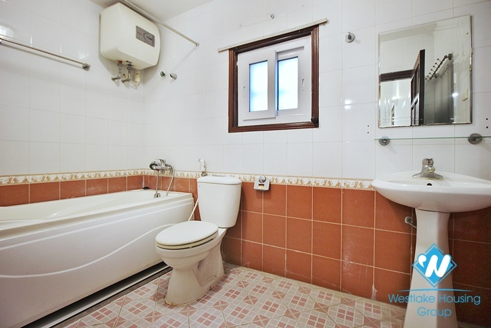 Large size house for rent in Tay Ho, Hanoi 
