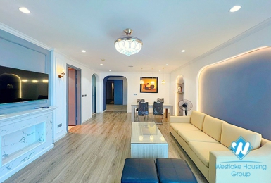 European-style three-bedroom newly renovated apartment