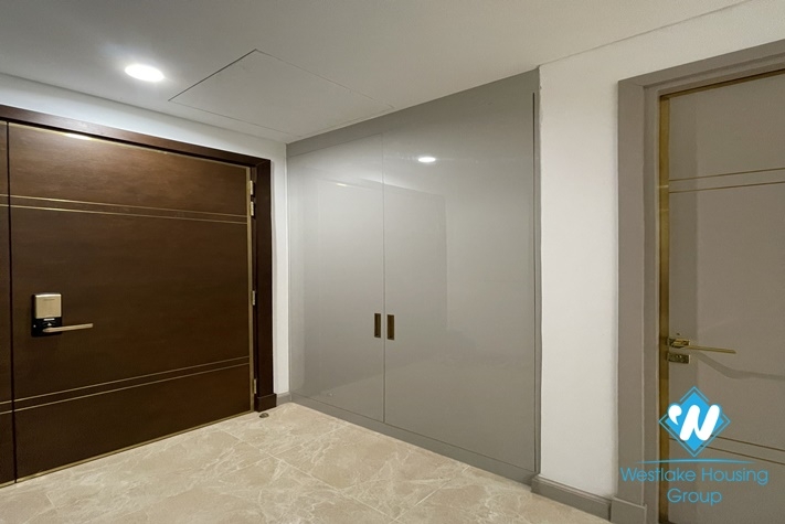 Good quality apartment for rent in S2 Tower - Sun Grand Thuy Khue st, Tay Ho District 