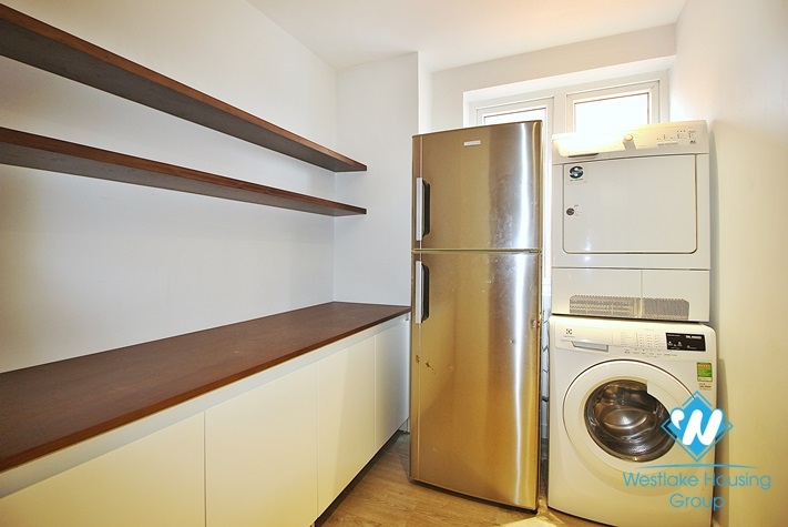 Modern serviced apartment with lake view for rent in Quang An Street, Tay Ho, Ha Noi 