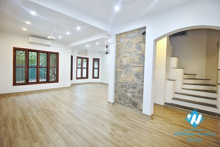 Peaceful house with swimming pool for rent in Xuan Dieu, Tay Ho