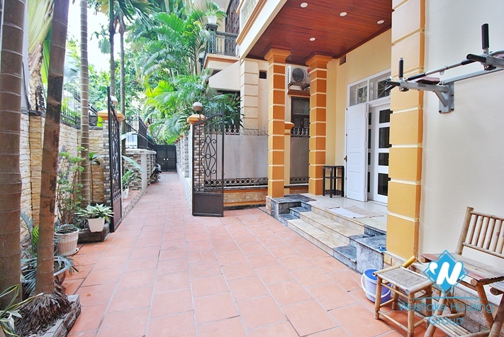 A private cozy house for rent in Tay Ho Street