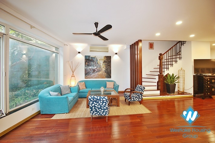 To Ngoc Van house rental with beautiful patio garden and swimming pool 