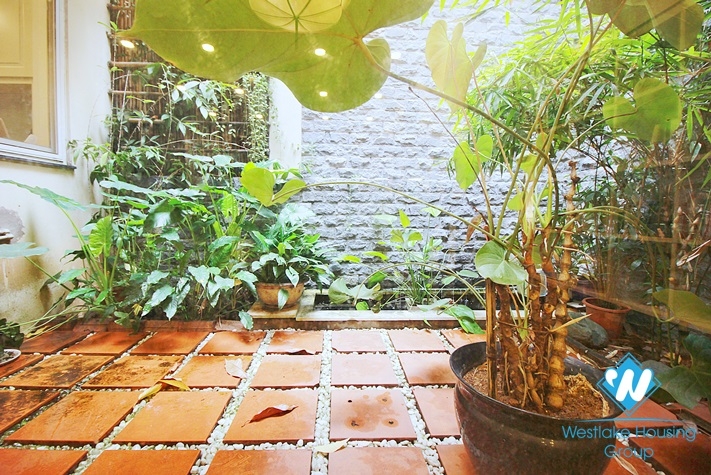 To Ngoc Van house rental with beautiful patio garden and swimming pool 