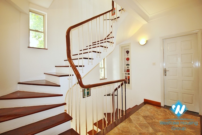 To Ngoc Van house rental with beautiful patio garden and swimming pool 