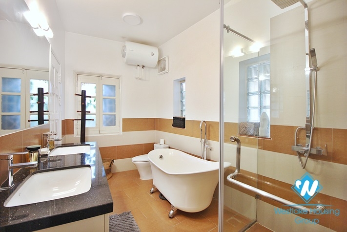 To Ngoc Van house rental with beautiful patio garden and swimming pool 