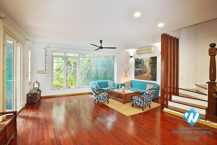 To Ngoc Van house rental with beautiful patio garden and swimming pool 