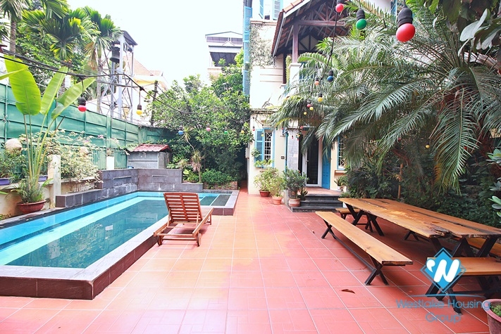 To Ngoc Van house rental with beautiful patio garden and swimming pool 